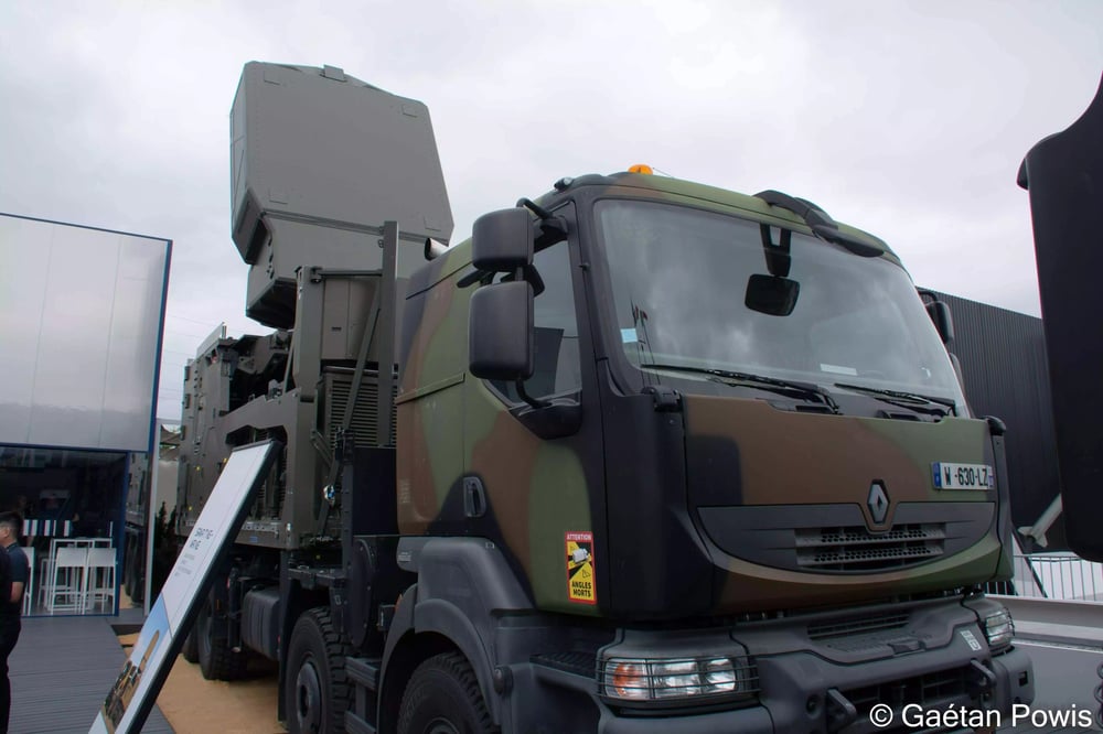 Module Radar et d’Identification de nouvelle génération (MRI-NG) Ground Fire 300 (GF300) d'une batterie antiaérienne longue portée SAMP/T NG.