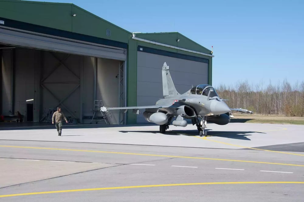 Départ d’alerte pour relayer les deux F-16AM roumains en mer Baltique (21 avril 2026)