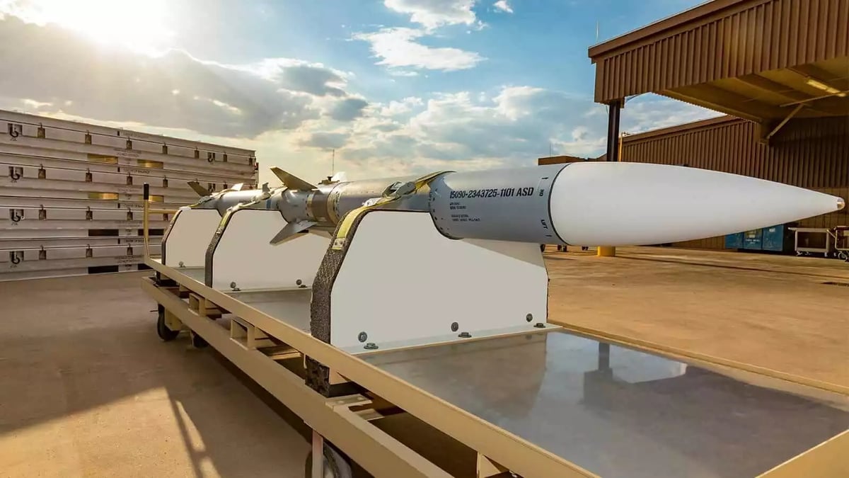 AMRAAM087rt_1600x900 (2)