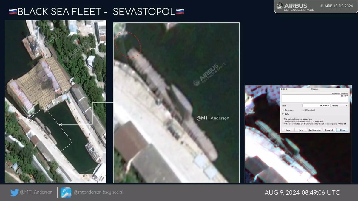 Image satellite d'un faux sous-marin à côté du (vrai) sous-marin Rostov-sur-le-Don (filets de camouflage) à Sébastopol (9 août 2024).