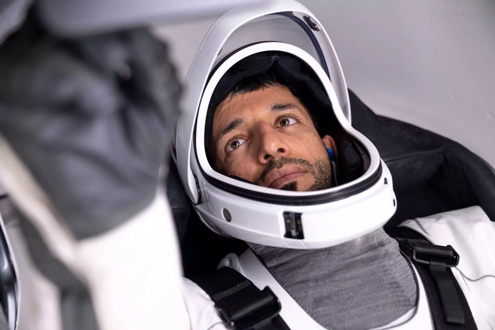Sultan Al Neyadi dans un simulateur Crew Dragon.