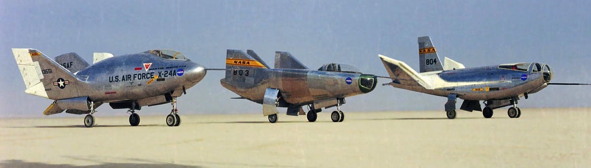 Lifting bodies de la Nasa exposés sur le lac asséché Rogers Drake Lake, près de la base d'Edwards de la Nasa (Californie), en 1969. De gauche à droite figurent le X-24A, le M2-F3 et le HL-10.