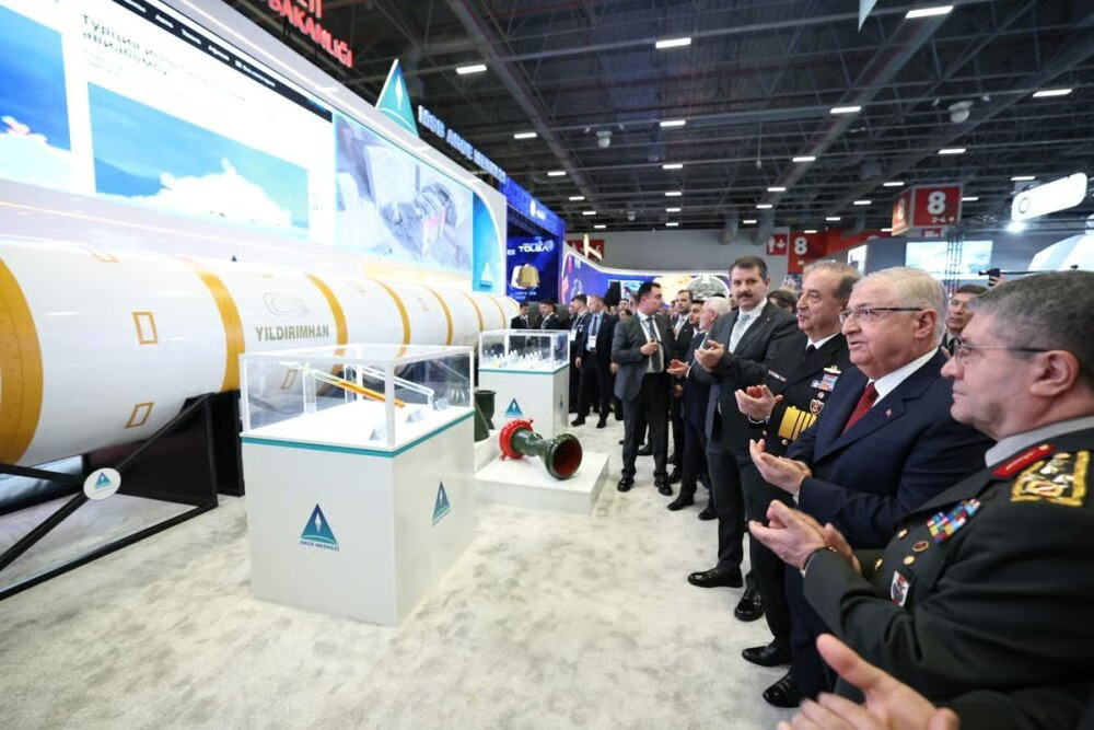 La Turquie elle a confirmé le début de la construction de ce port en fin d’année dernière. Si elle met publiquement l’accent sur le spatial, ce projet prend une nouvelle dimension après la présentation du Yildirimhan.